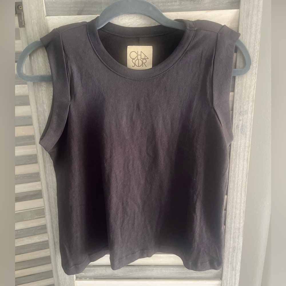 Chaser cuffed tank top. Gray. Size Small.